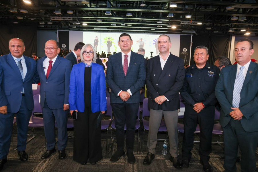"Puebla agradece" reconoce valor y entrega de quienes protegen a familias: Armenta Mier