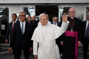 Dan de alta al Papa Le&oacute;n XIV&nbsp;tras cirug&iacute;a&nbsp;por c&aacute;ncer&nbsp;de pulm&oacute;n