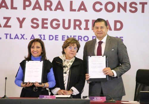 Puebla y Tlaxcala firman convenio para la Construcci&oacute;n de la Paz