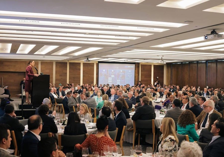 Sheinbaum comparte su visión en materia de seguridad ante miembros del Club de Industriales