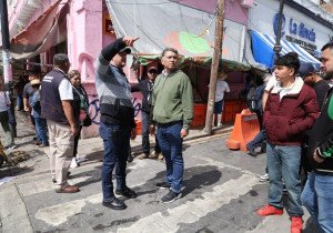Realizan operativo de ordenamiento en zona de pescaderías de Puebla