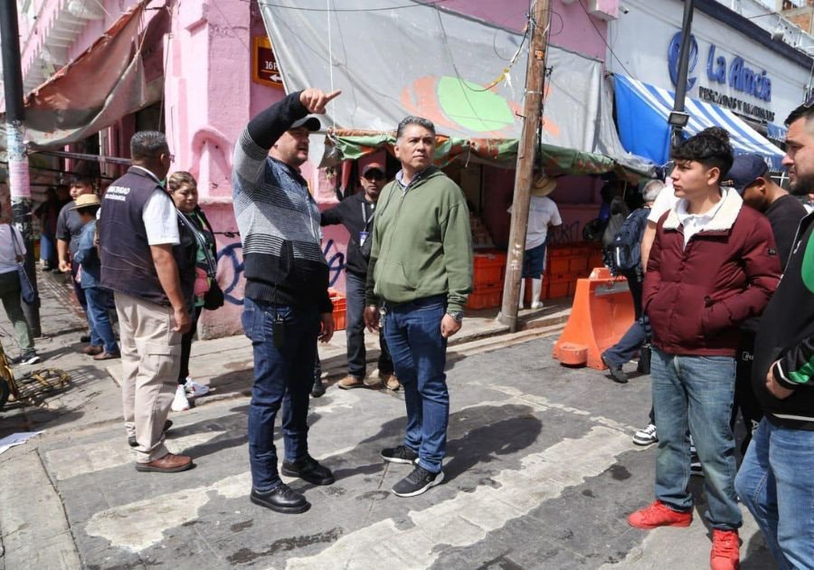 Realizan operativo de ordenamiento en zona de pescaderías de Puebla