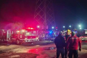 Protecci&oacute;n Civil controla incendio en la Central de Abasto de Huixcolotla