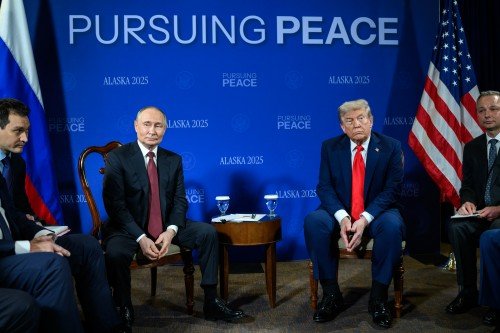 Putin realiza hist&oacute;rica visita a EUA; sostiene reuni&oacute;n con Trump en Alaska