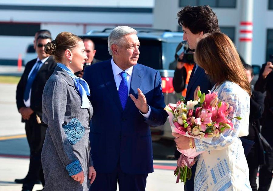 AMLO recibe a Justin Trudeau en el AIFA