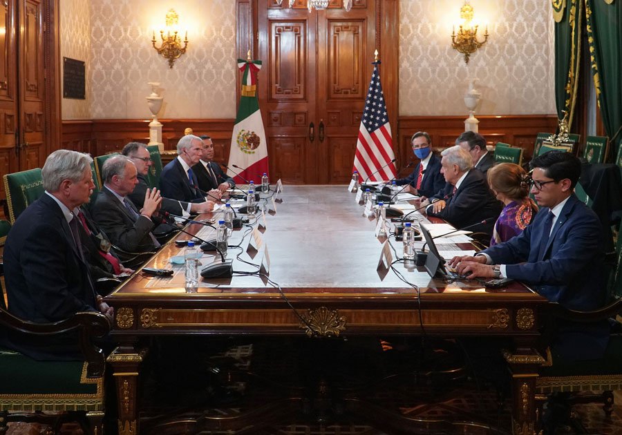 Recibe AMLO delegaci&oacute;n bipartidista de senadores de EU