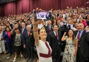 Claudia Sheinbaum presenta proyectos prioritarios para la Cuarta Transformación a legisladores