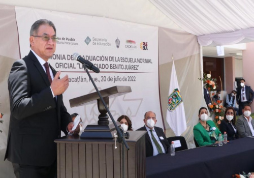 Egresados de normales deben fomentar educaci&oacute;n con valores: SEP