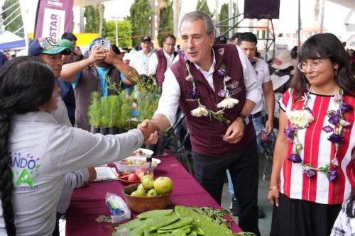 Garantiza Pepe Chedraui acceso a servicios y apoyos a familias de Canoa