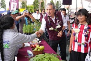 Garantiza Pepe Chedraui acceso a servicios y apoyos a familias de Canoa