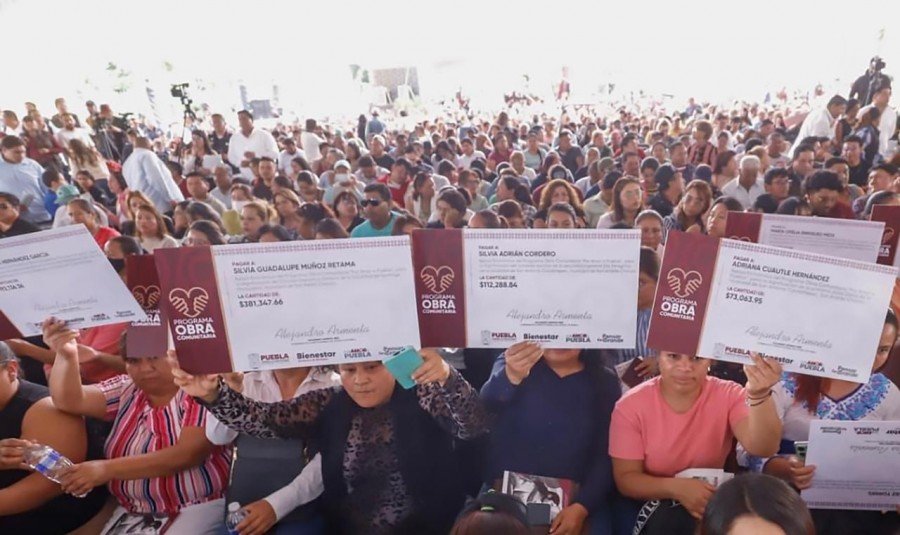 Comités de obra comunitaria, liderados por mujeres, priorizan proyectos transformadores para Puebla