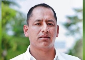 Por vínculos con delincuentes, huye el edil de Quimixtlán