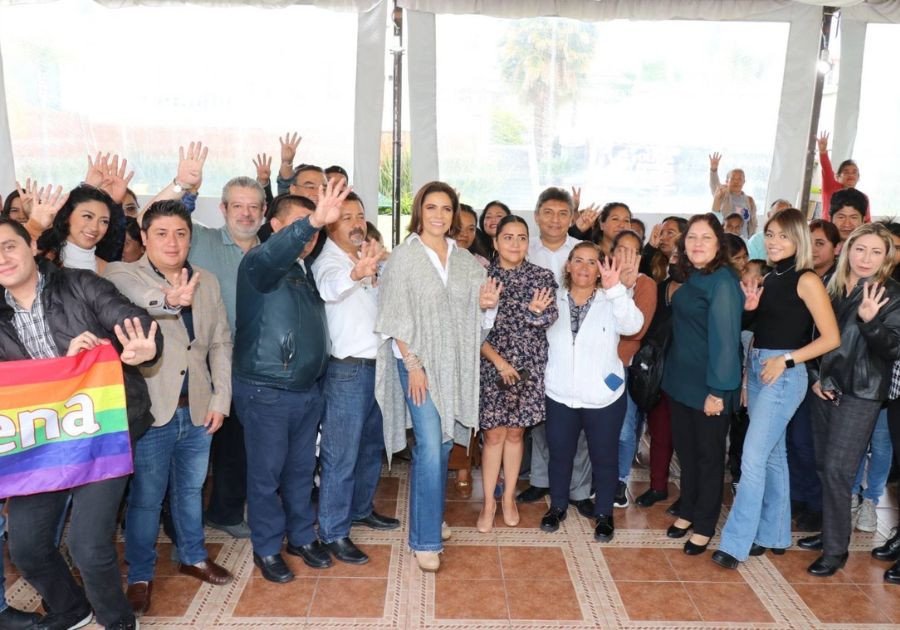 Se reúne Olivia Salomón con comerciantes, campesinos y activistas
