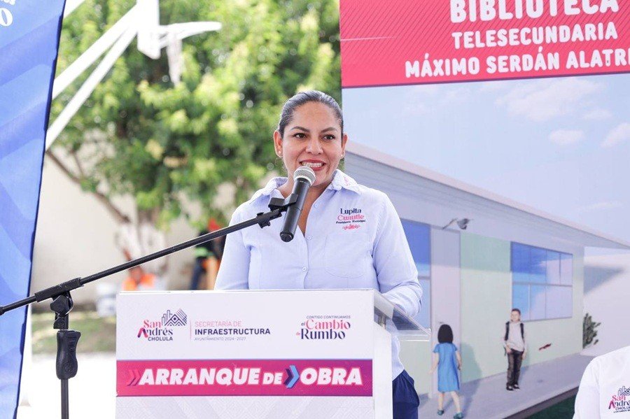 Con nueva biblioteca en San Rafael Comac Lupita Cuautle impulsa la educación