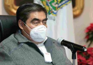 Afirma Barbosa que se “cortó el dedo” para designa notarios
