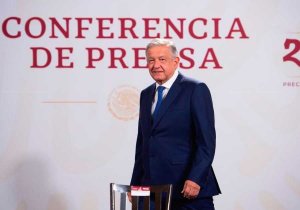 La próxima semana se darán todas las plazas médicas disponibles: AMLO