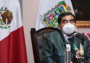Preparatorias de centros escolares seguirán con la BUAP: Barbosa