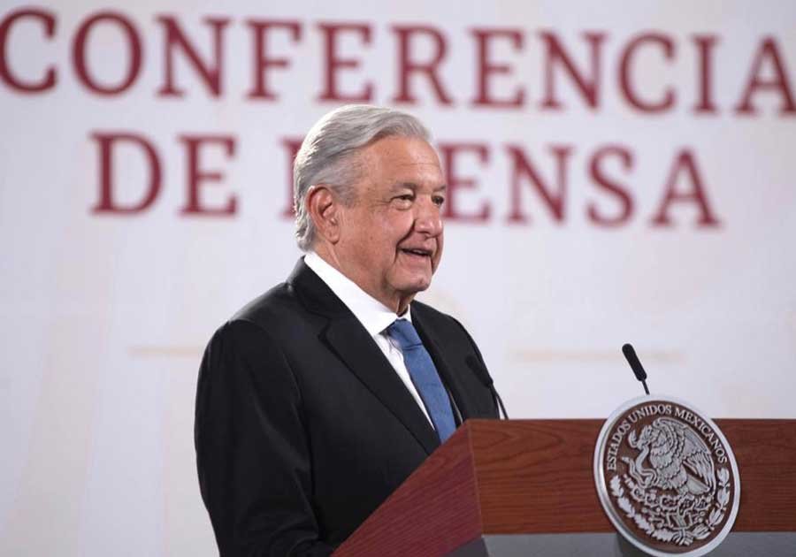 AMLO presume que ‘superpeso’ ha sorprendido en Wall Street