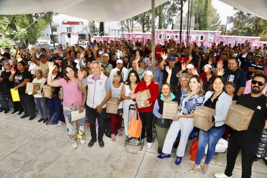 Acerca Gobierno de Pepe Chedraui apoyos alimentarios a Clavijero y Los H&eacute;roes