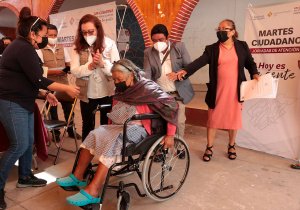 Con sillas de ruedas, SEDIF mejora calidad de vida de infantes en Felipe &Aacute;ngeles