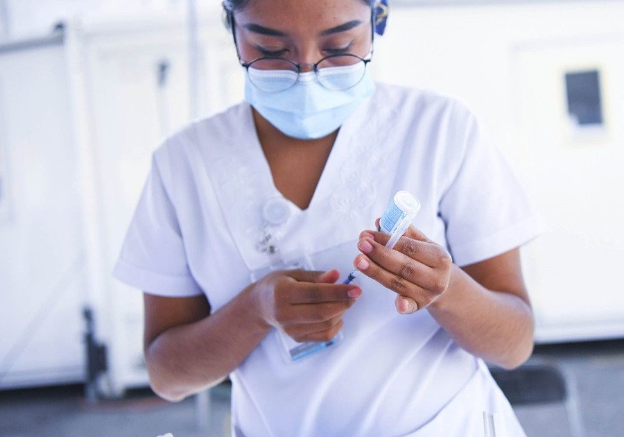 Jornada de vacunaci&oacute;n contra la COVID-19, permanente: Salud