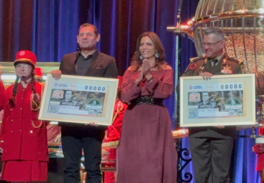 Sorteo de Loter&iacute;a Nacional conmemora el 5 de Mayo en Puebla