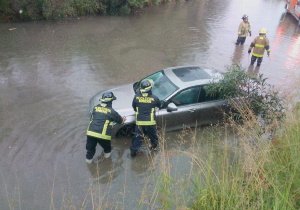 Lluvias Puebla auto inundación 
