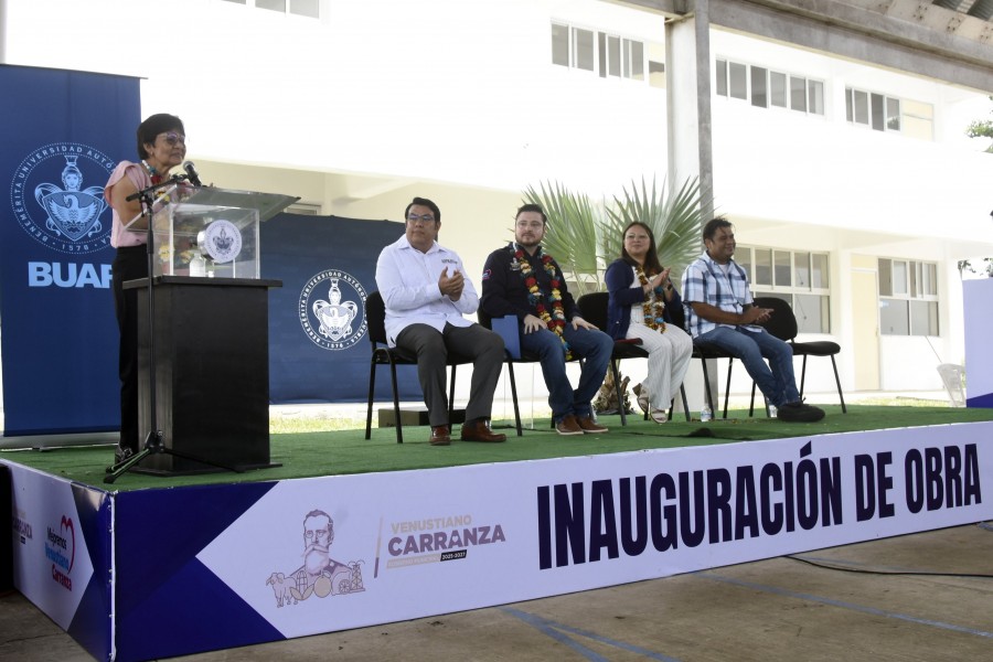 Inaugura Lilia Cedillo edificio del Complejo Regional Norte de la BUAP