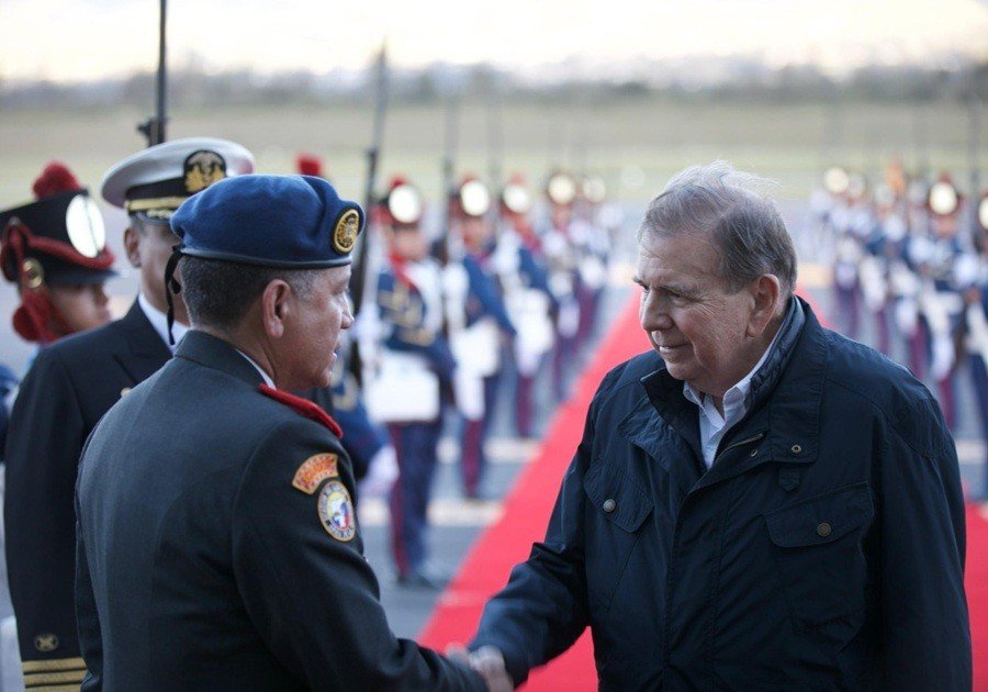 El líder opositor pide asumir él la presidencia de Venezuela