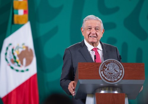 Notifican al Senado del viaje de AMLO a NY