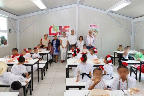 Visita Pepe Chedraui desayunador escolar en el Jard&iacute;n de Ni&ntilde;os "La Flor"