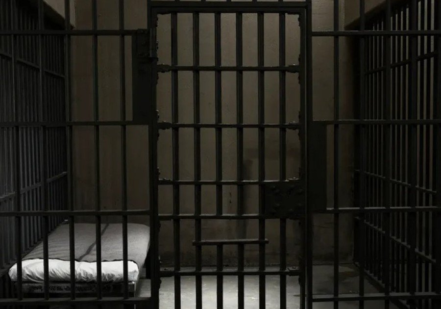 Vinculan a proceso a adolescente por triple homicidio en Z. Mena