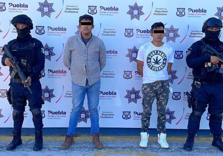 Detiene Polic&iacute;a Municipal a 2 hombres por retener y violar a mujer en Puebla capital