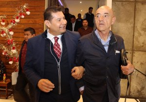 Fortalecer equipos es incorporar talentos en beneficio de los poblanos: Armenta