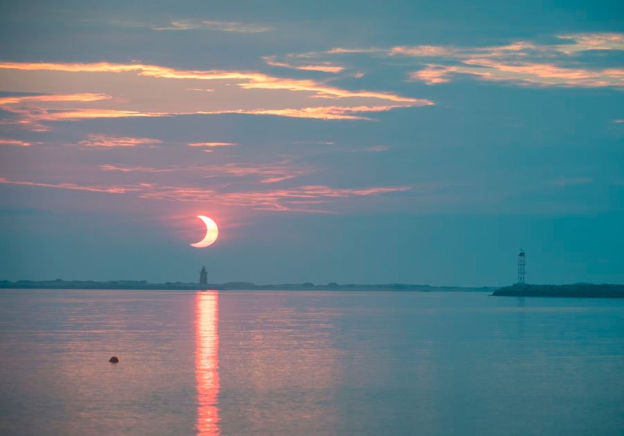 Disfrutan de eclipse solar con 'anillo de fuego'