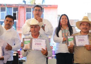 Reafirma Sergio Salomón compromiso con el campo; favorece con sorgo a productores de Acatlán y Huaquechula
