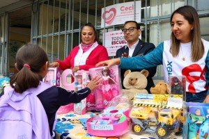SEDIF entrega apoyos mediante el programa  &ldquo;Todos a la Escuela&rdquo;