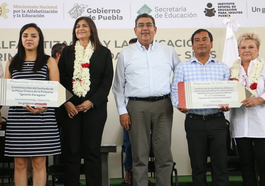 En Puebla, igualdad y acceso a la educaci&oacute;n est&aacute;n garantizados: Sergio Salom&oacute;n