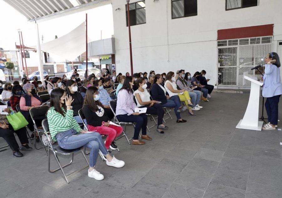 Imparten taller sobre estrés en San Baltazar Campeche