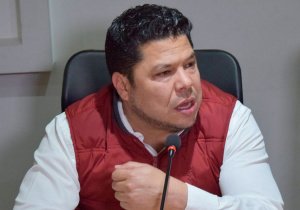 Evidencia TEPJF &#039;farsa&#039; de encuesta para elegir a Rivera Vivanco: Biestro