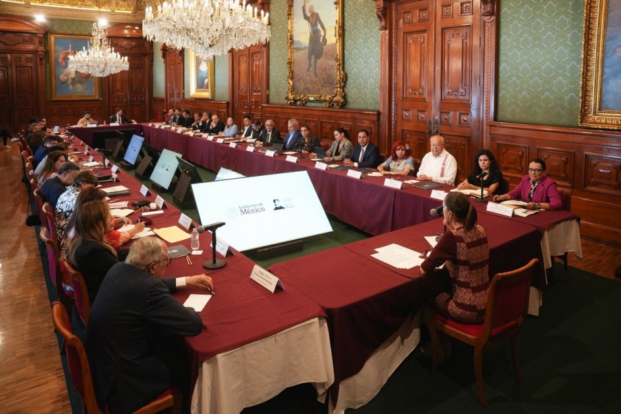 Alejandro Armenta participa en reuni&oacute;n con Sheinbaum para evaluar avances del IMSS-Bienestar