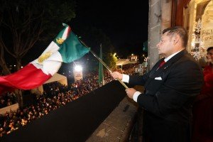 Alejandro Armenta encabeza su primer Grito de Independencia como gobernador de Puebla