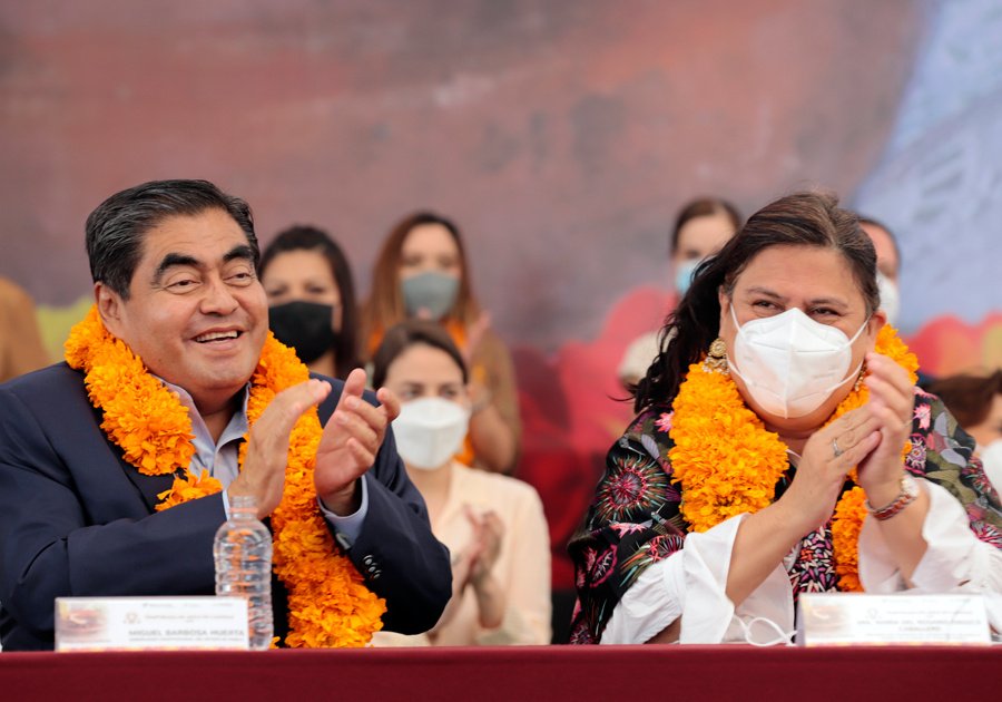 Llama MBH a preservar tradiciones y hacer de Puebla un estado fuerte