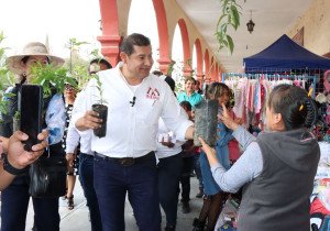 En apoyo a comerciantes del Estado y por amor a Puebla, Armenta impulsará paneles solares en tianguis y mercados