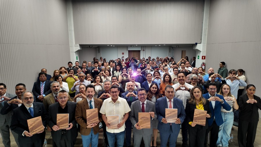 Dami&aacute;n Hern&aacute;ndez y Alejandro Espidio Reyes presentan gu&iacute;a para fortalecer la gobernanza en los 217 municipios
