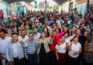 Reconocen Tepontla y Almoloya a Tonantzin Fernández como alcaldesa