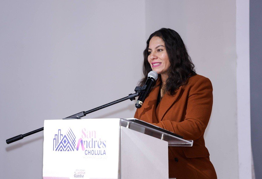 Lupita Cuautle fortalece vínculo entre identidad cultural y academia