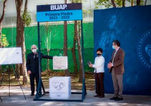 Colocan primera piedra del Centro de Simulación y Desarrollo de Habilidades Clínicas