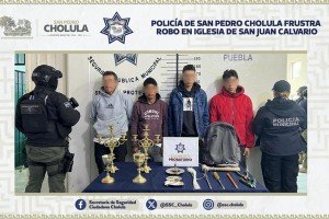 Polic&iacute;a de San Pedro Cholula frustra robo en iglesia de San Juan Calvario