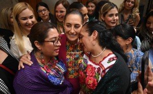 La popularidad de la presidenta: ¿Honey moon o fenómeno duradero?